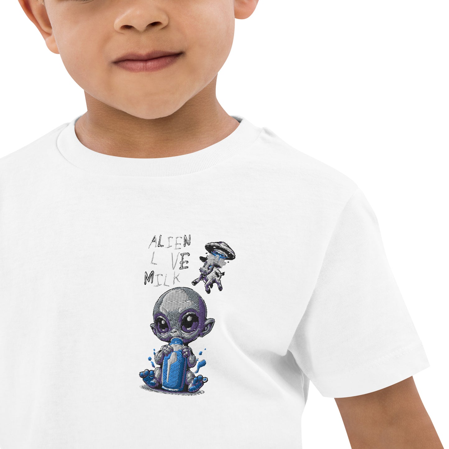 Camiseta algodón orgánico niño "aliens love milk, bordado pecho izquierdo"