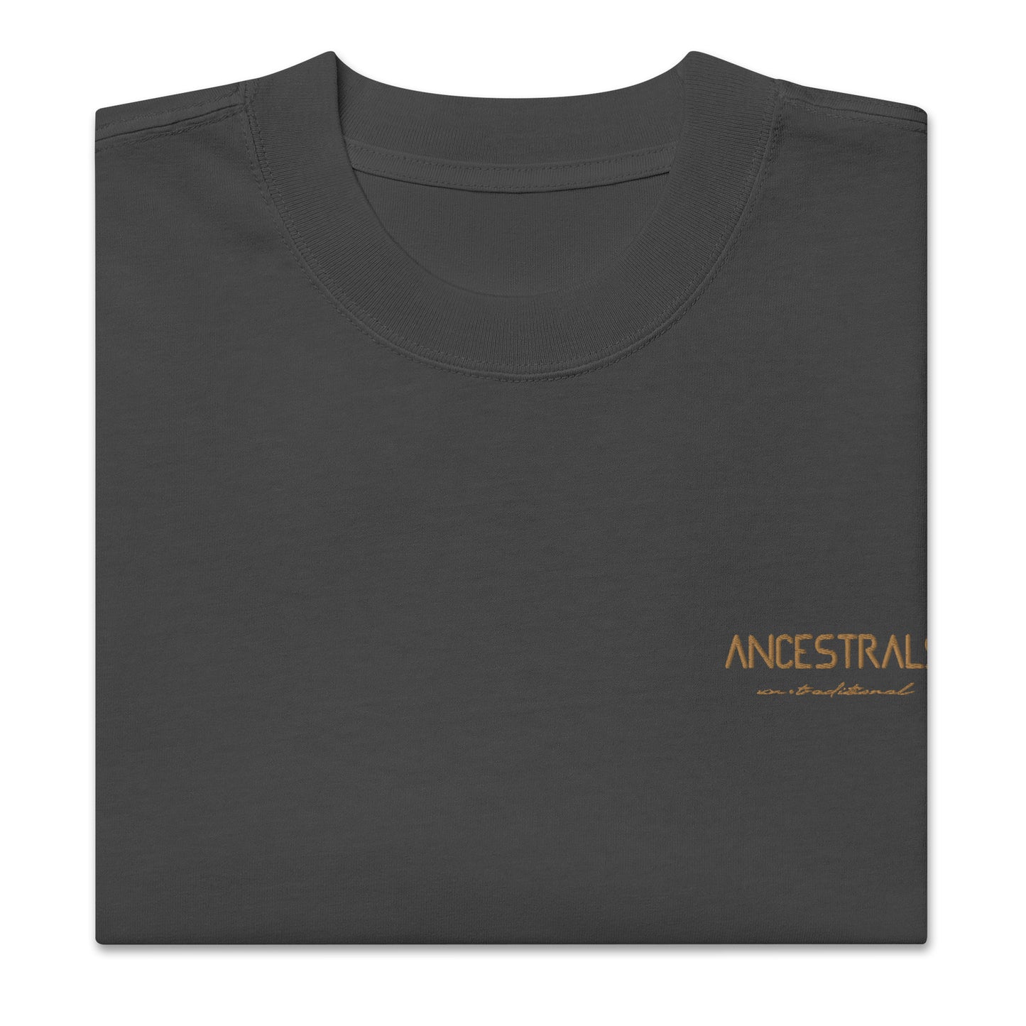 Oversized t-shirt with worn effect "Ancestrals, old gold text"